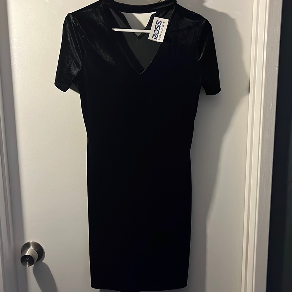 Black velvet size m ambiance dress